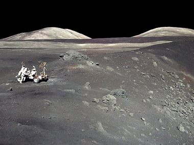 [ Apollo 17 at Shorty pic ]